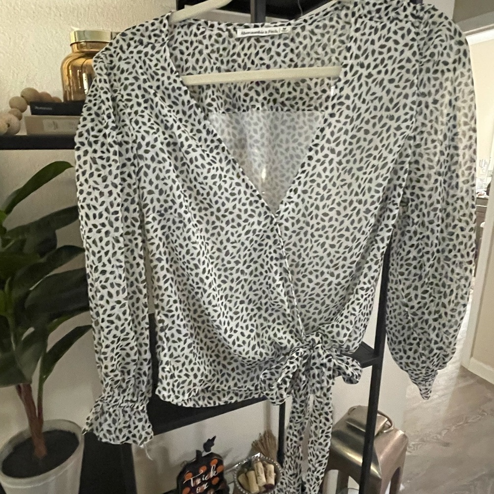 Abercrombie and Fitch Blouse size M